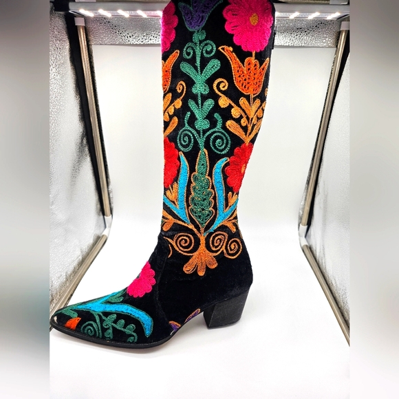 Artemis Colorful Embroidered Long Boots Size 39 - Picture 4 of 14